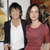 El Rolling Stone Ronnie Wood se casa con su novia, 31 años menor que él