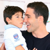 El lado más entrañable y sensible de Miguel Ángel Silvestre con niños enfermos