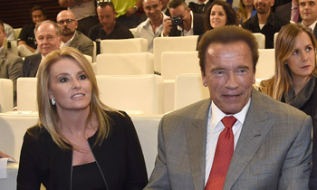 Arnold Schwarzenegger llega a Madrid de la mano de su nueva novia