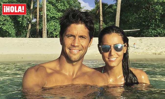 En ¡HOLA!: Ana Boyer y Fernando Verdasco posan juntos en su paraíso privado del Caribe