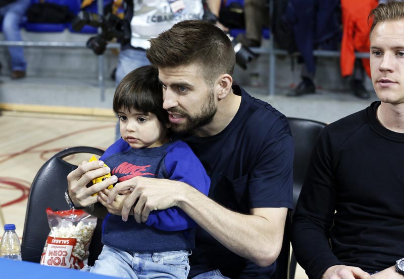 Milan, el mejor compañero de Piqué para una tarde de deporte Foto 2