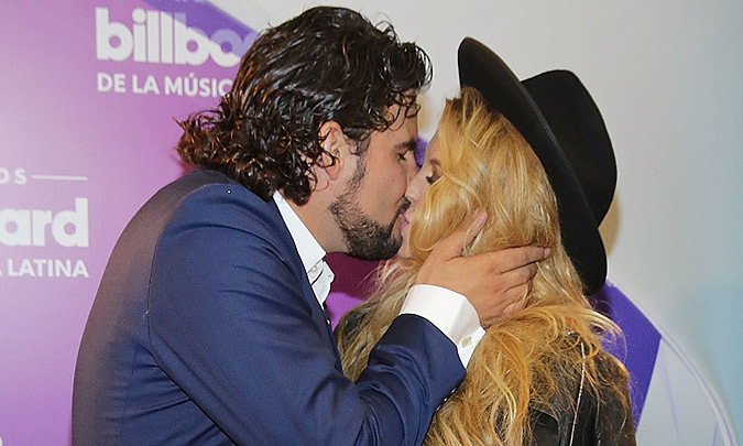 ¡Locos de amor! Paulina Rubio y Gerardo Bazúa reaparecen tras ser papás