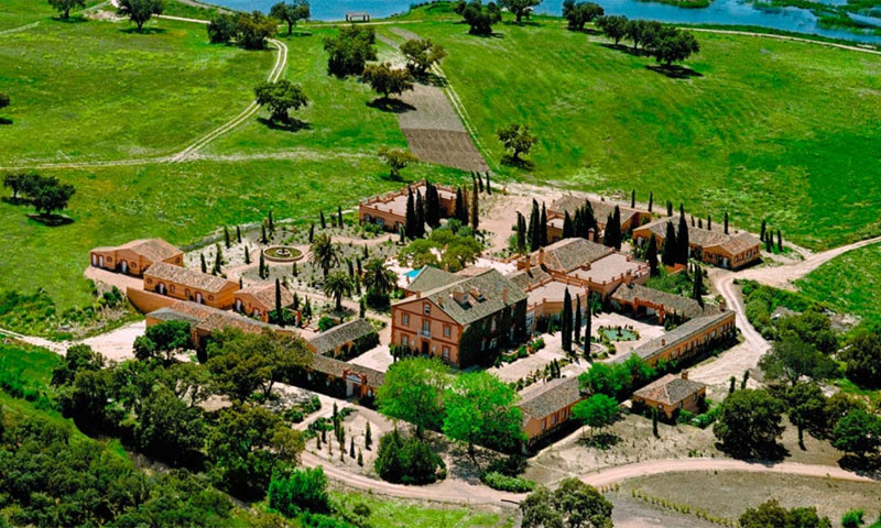 Así es la espectacular finca donde se casarán Rocío Carrasco y Fidel Albiac