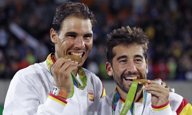 Rafa Nadal y Marc López ganan el oro olímpico en dobles