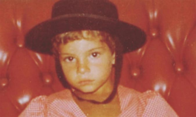  ¿Qué popular cantante se esconde tras esta foto de su infancia?