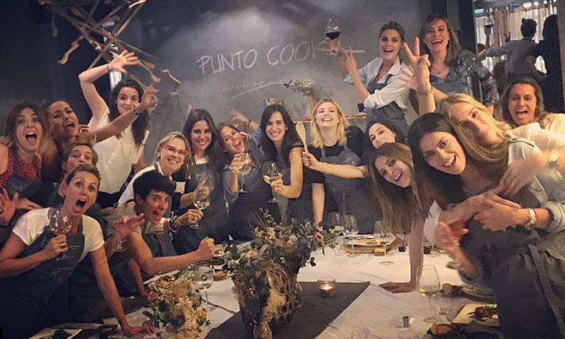 Amaia Salamanca celebra su cumpleaños con una 'cooking party'