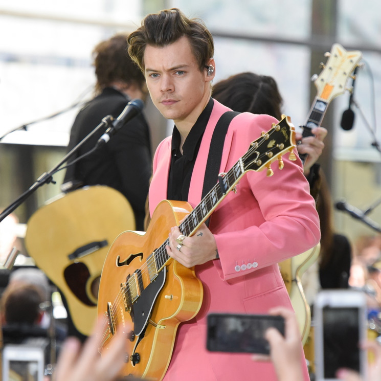 Harry Styles, devastado tras el fallecimiento de su padrastro