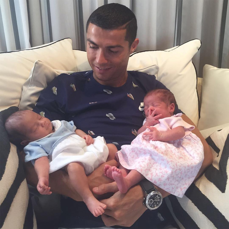 Cristiano Ronaldo presenta a sus hijos Eva y Mateo