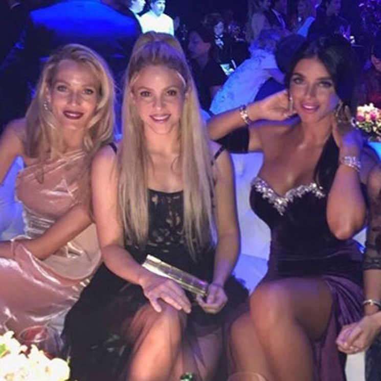 Así es el polémico vestido que ha lucido Shakira en la boda de Leo Messi y Antonela Roccuzzo 