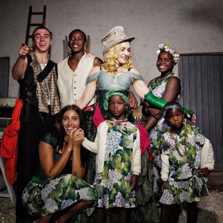 La imagen más familiar de Madonna rodeada de sus seis hijos Foto 1