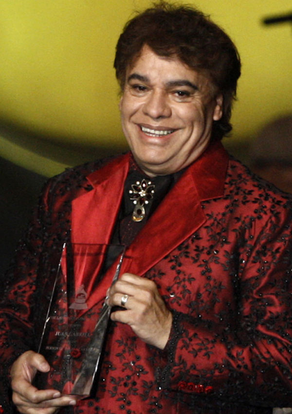 El Hijo De Juan Gabriel Sigue Sus Pasos Y Triunfa 5928