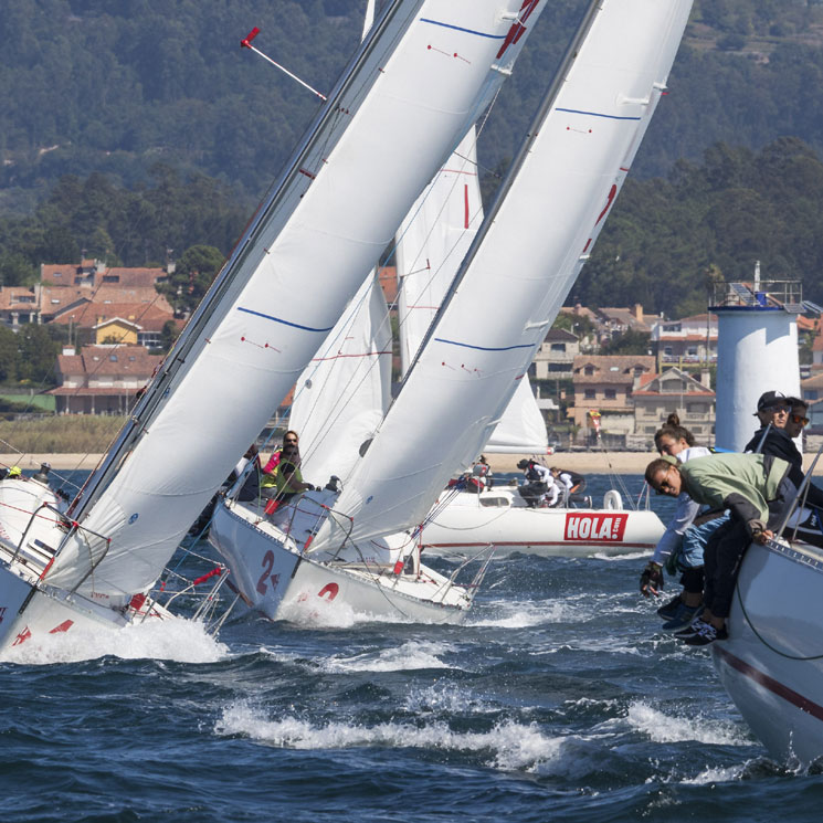 El viento se alía con los veleros en la primera jornada del Trofeo Príncipe de Asturias