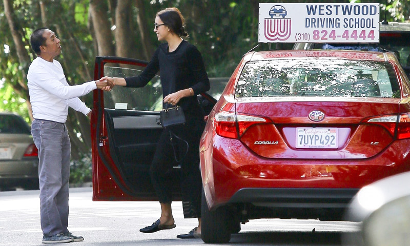 Irina Shayk, la alumna con más estilo de la autoescuela