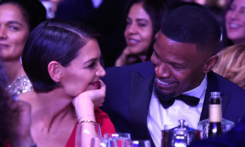 Katie Holmes y Jamie Foxx durante una fiesta previa a los Grammy