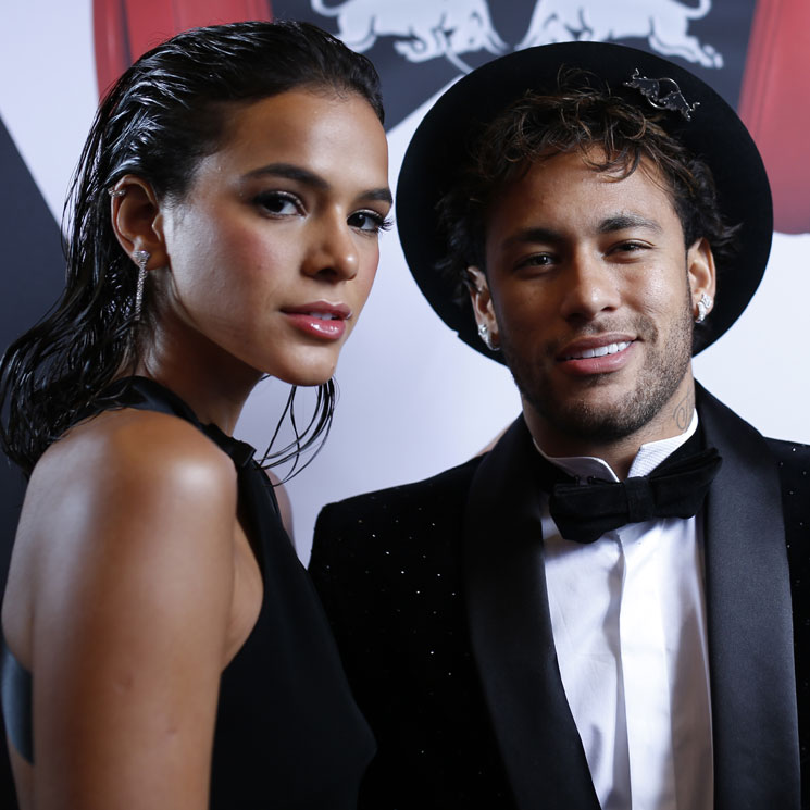 Música en directo, 'dresscode' y póker: Así han sido las multitudinarias (y divertidas) fiestas de Neymar