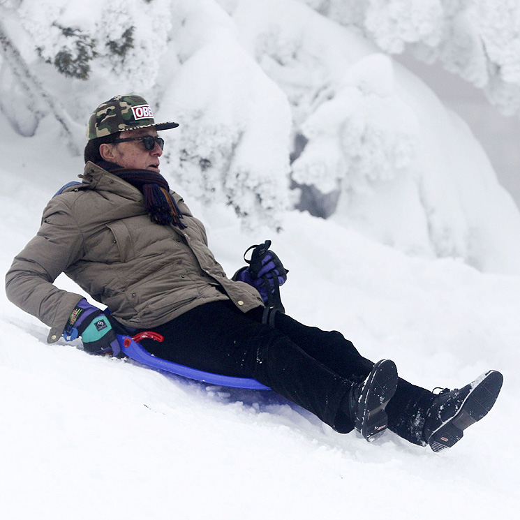 Las fotos más divertidas de José Ortega Cano y su familia en la nieve