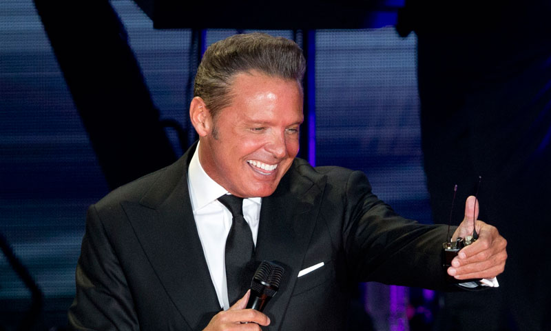 El cantante Luis Miguel durante un posado previo a su regreso