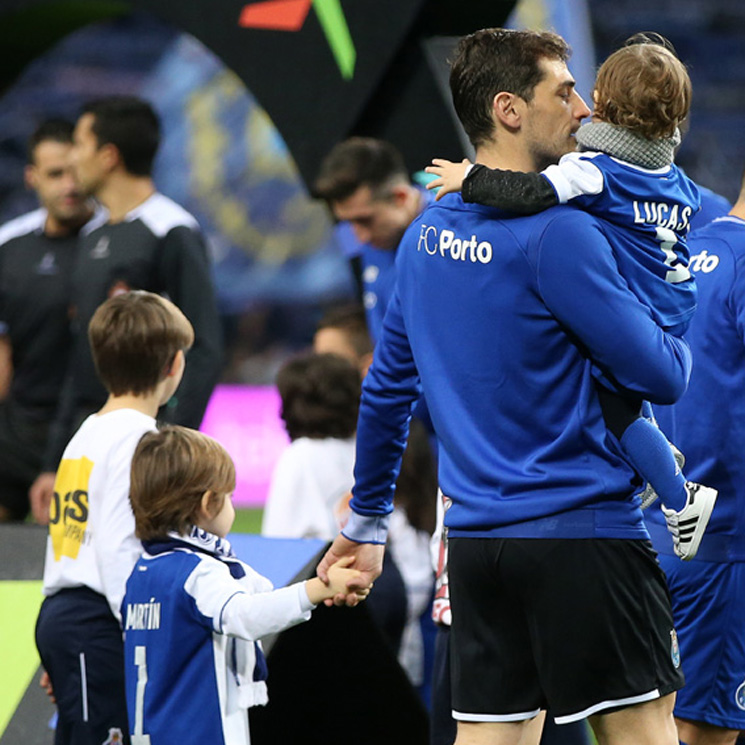 Casillas, Piqué, Rakitic... ¡saltan al campo con sus hijos!