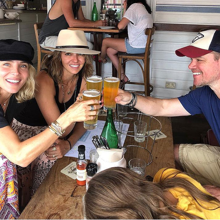 Elsa Pataky y Chris Hemsworth, los mejores anfitriones de Matt Damon y Luciana Barroso en Byron Bay