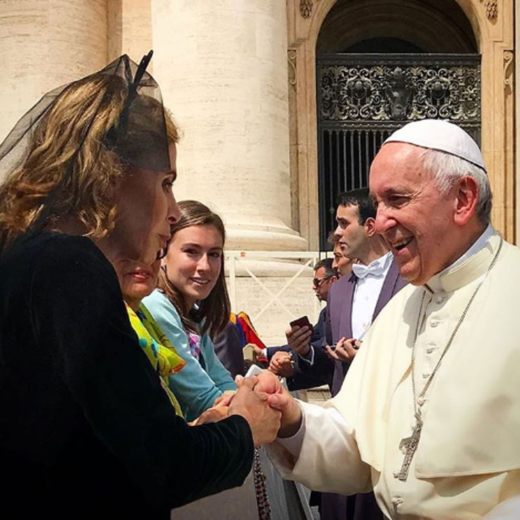 El encuentro de Ágatha Ruiz de la Prada con el Papa Francisco que ha emocionado a la diseñadora