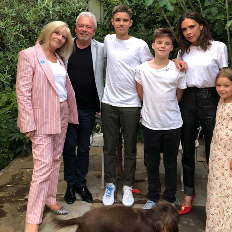 Victoria Beckham se rodea de su familia tras desmentir los rumores de divorcio de David