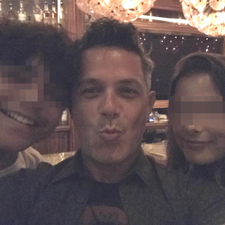 La cena que ha dejado al descubierto a los 'dobles' de Alejandro Sanz