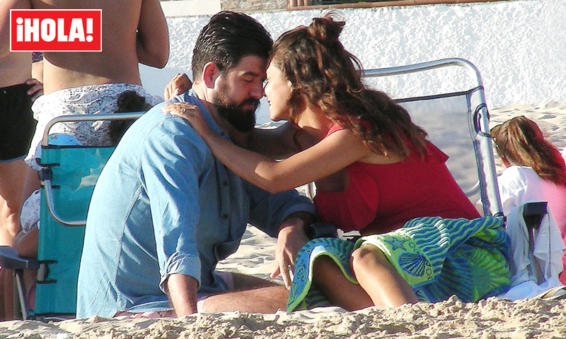 Exclusiva: Manu Sánchez, de 'Bailando con las estrellas', dulce espera en la playa