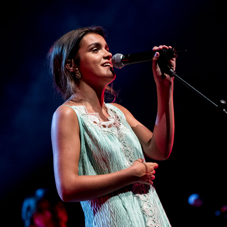 Amaia de OT y Bono unen sus voces en el último concierto de U2 por un fin común