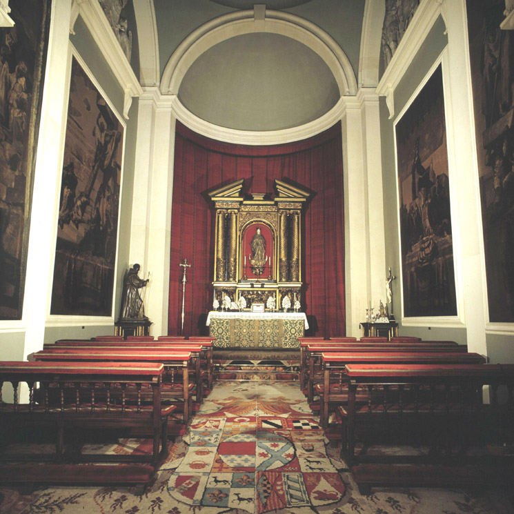 Así es la capilla, escenario de los grandes enlaces de la familia, que acogerá el 'sí, quiero'