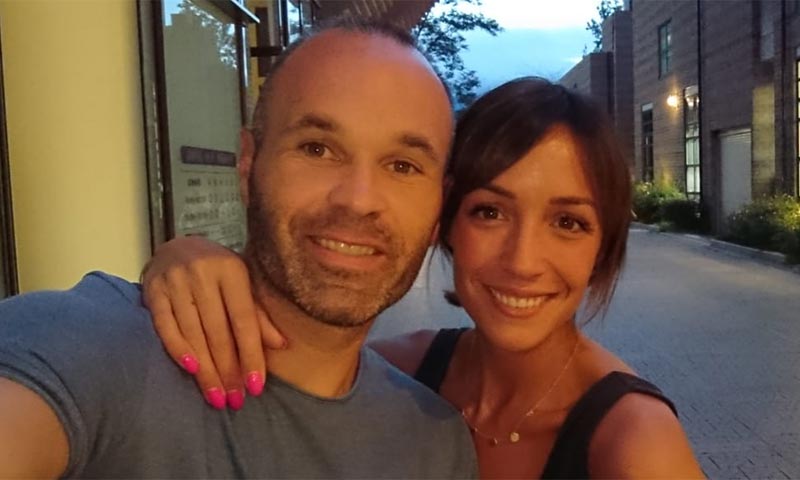 Andrés Iniesta y Anna Ortiz