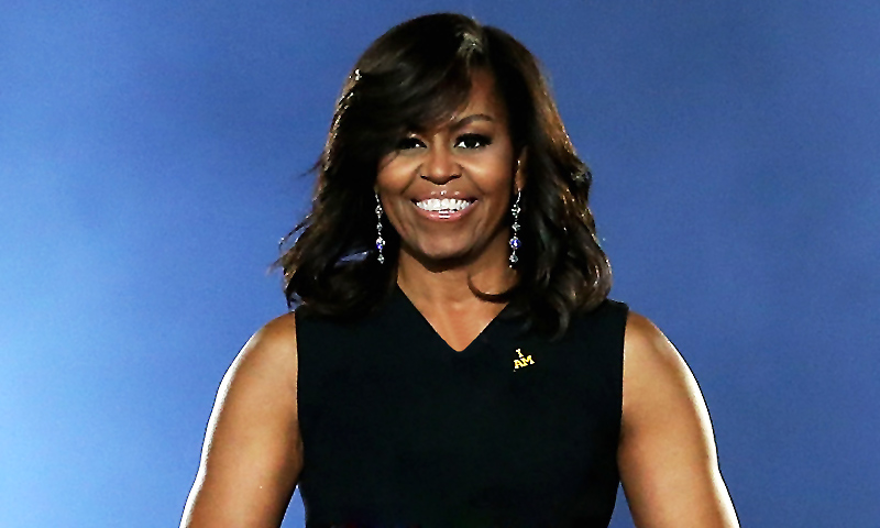 Su primer beso con el expresidente de EE.UU, su vida en la Casa Blanca... ¡HOLA! desvela en primicia las memorias de Michelle Obama