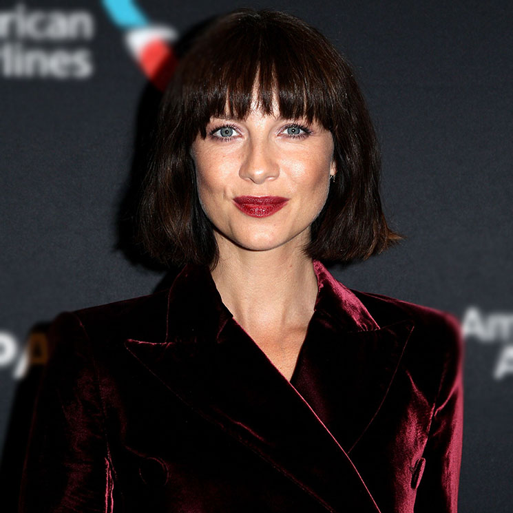 Caitriona Balfe, protagonista de 'Outlander', presenta su colección de camisetas solidarias