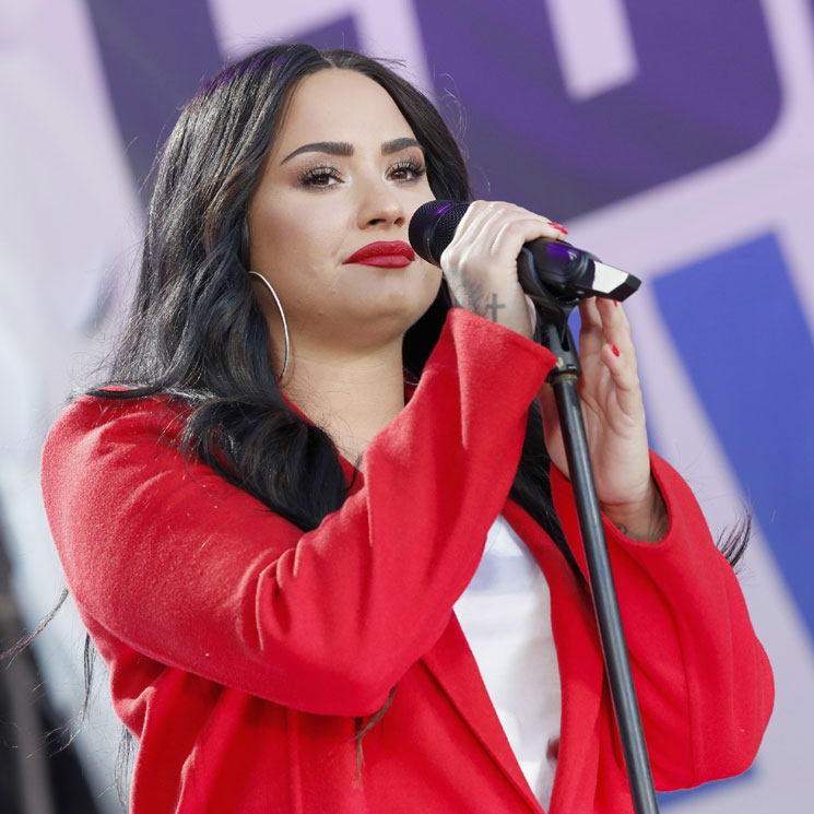 Demi Lovato reaparece con una espectacular cena de Acción de Gracias tras su rehabilitación 