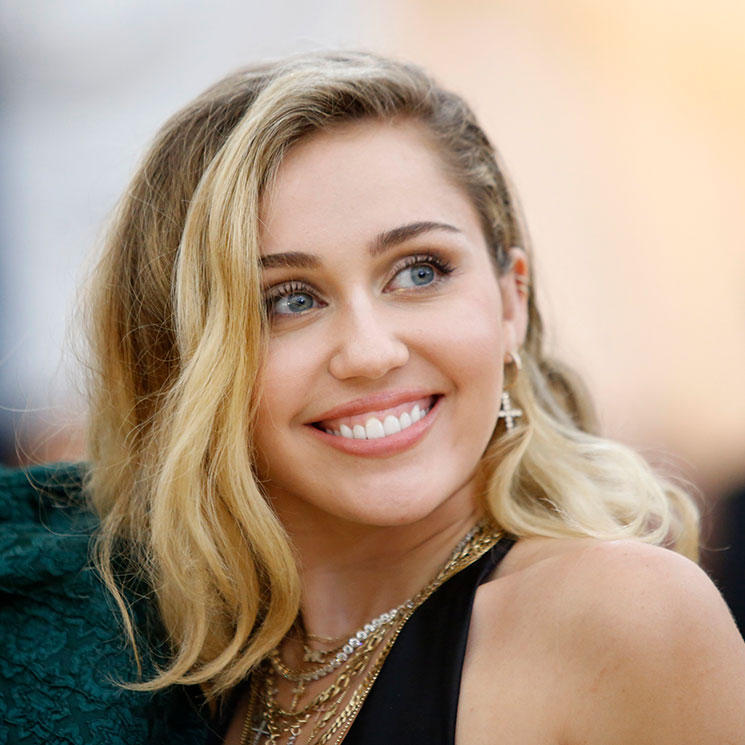 ¡Por partida triple! El regreso de Miley Cyrus que ha aliviado a sus fans