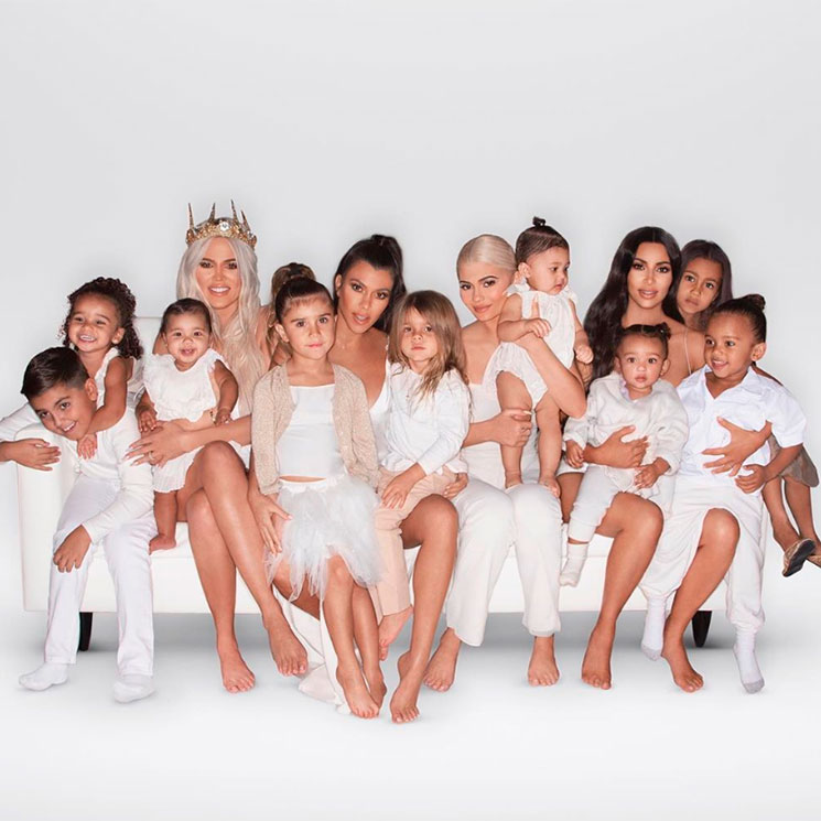 A última hora y con sus hijos como protagonistas: las Kardashian comparten su esperada postal