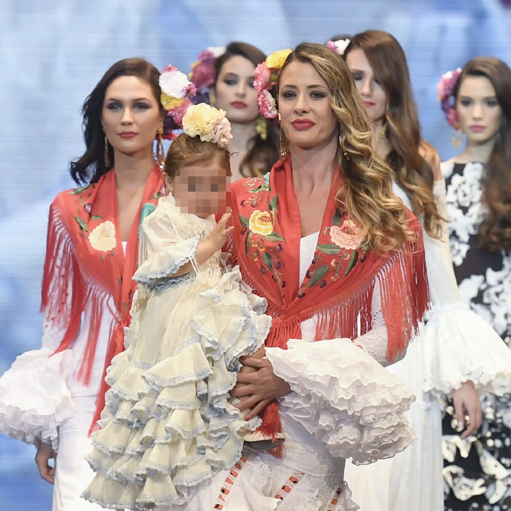 La hija de Elisabeth Reyes, improvisada modelo en la pasarela Simof