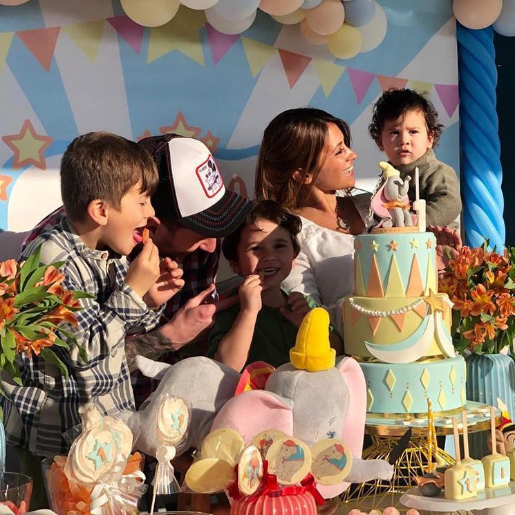 Con muchos globos y una gran tarta de Dumbo: así fue el cumpleaños de Ciro, el hijo pequeño de Leo Messi y Antonela Roccuzzo 