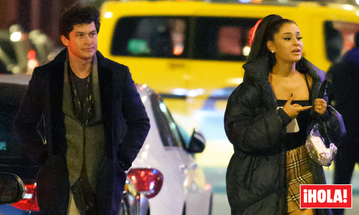 Ariana Grande disfruta de una cena con su ex, el actor de 'Riverdale' Graham Phillips