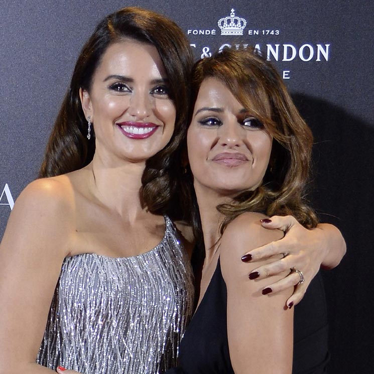 Penélope Cruz felicita a su hermana con una foto de niñas en la que ya se parecían tanto como hoy 