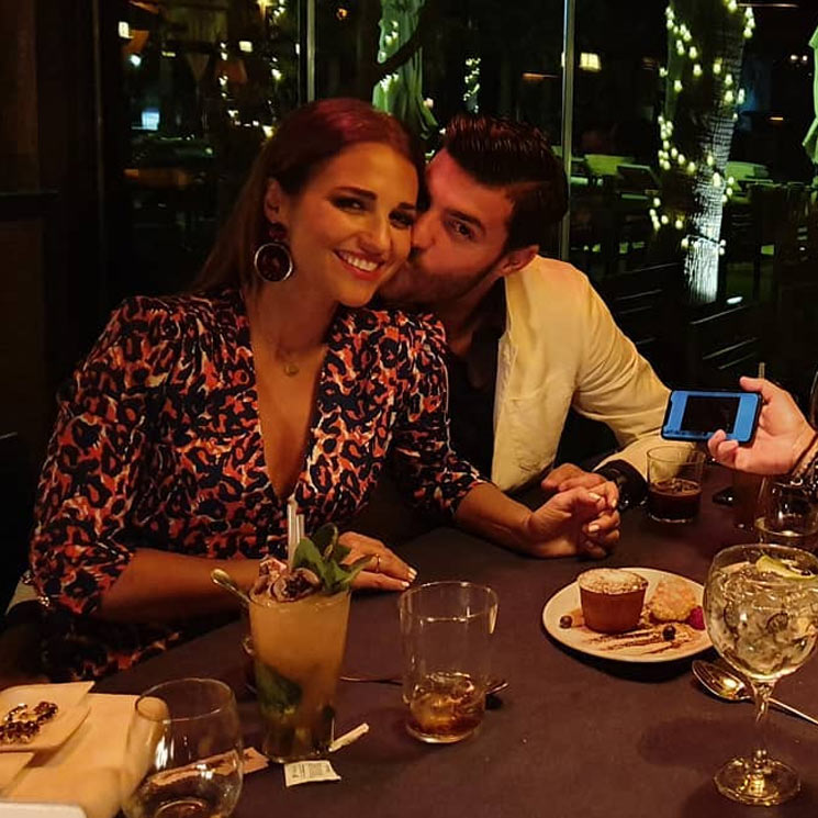 Paula Echevarría y Miguel Torres se ponen románticos en su última cena con amigos 