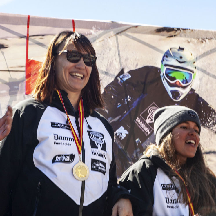 Los hijos de Irene Villa, su talismán tras ganar una medalla de plata en Sierra Nevada