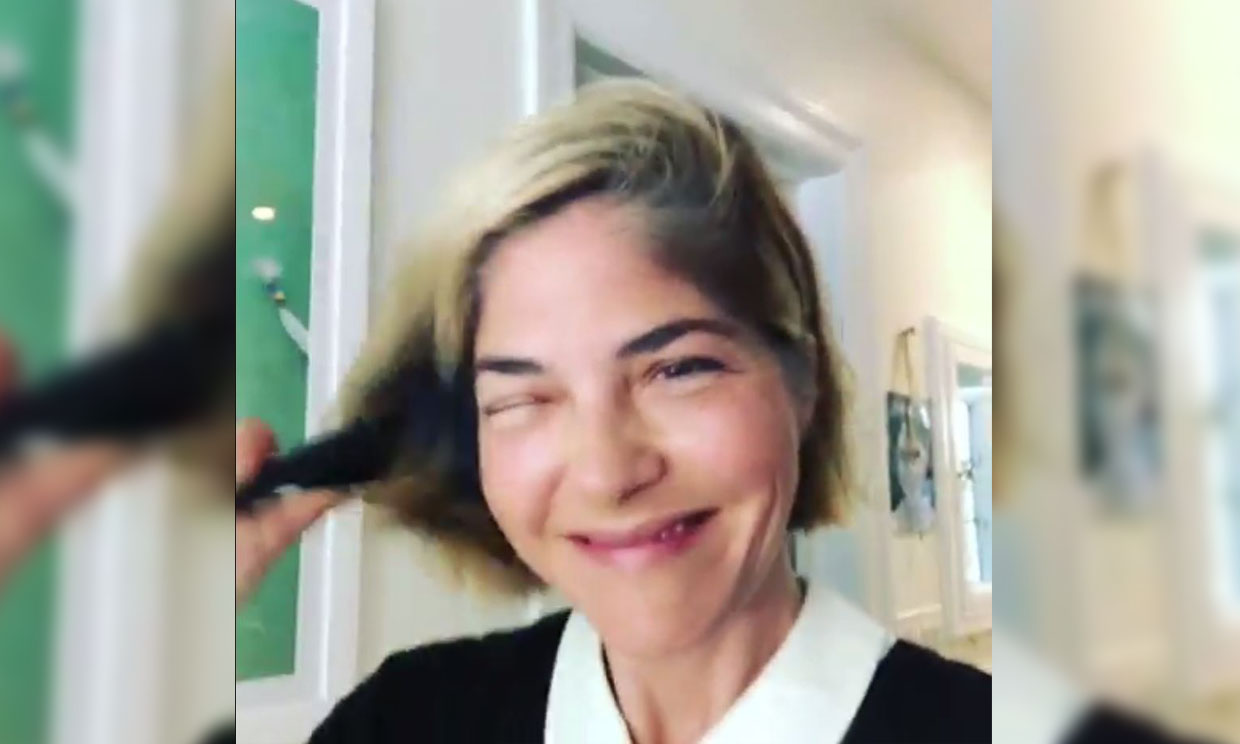 Selma Blair Afronta Con Coraje Su Dura Enfermedad La Esclerosis Múltiple 8144