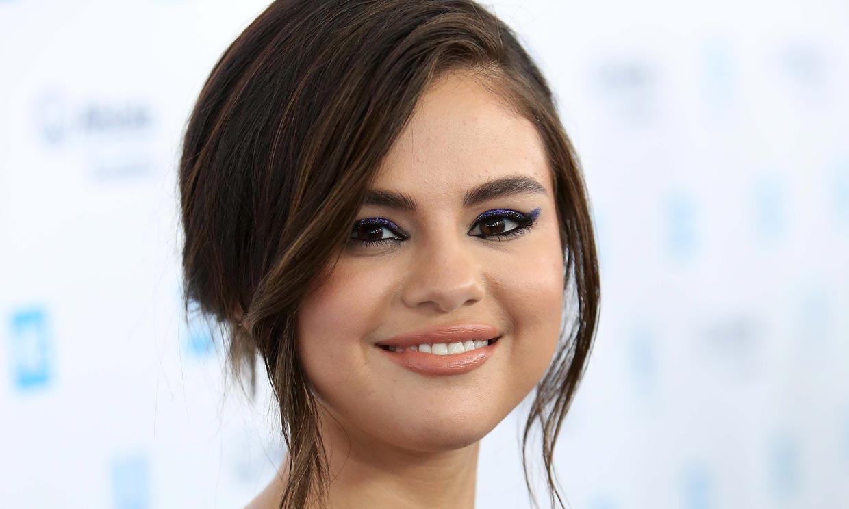 ¡estupenda Selena Gomez Reaparece En Una Alfombrar Roja 10 Meses Después