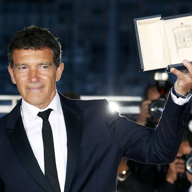 Antonio Banderas recibe el premio al mejor actor en el Festival de Cannes⁠