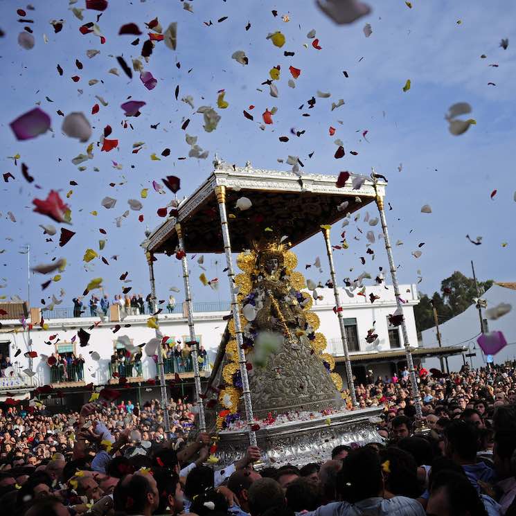 La fiesta de El Rocío se vive, se siente y, sobre todo, se canta