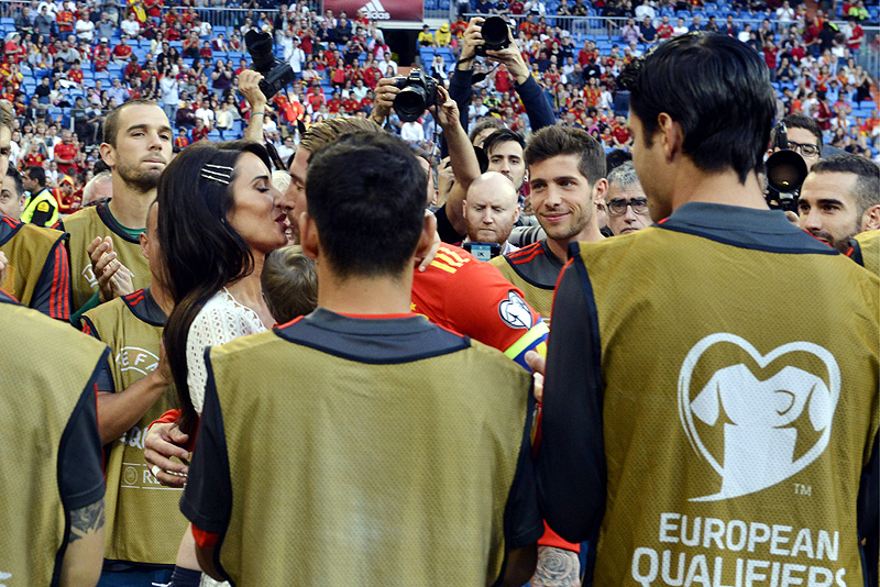 Pilar Rubio y sus hijos dan una sorpresa a Sergio Ramos tras conseguir un nuevo récord