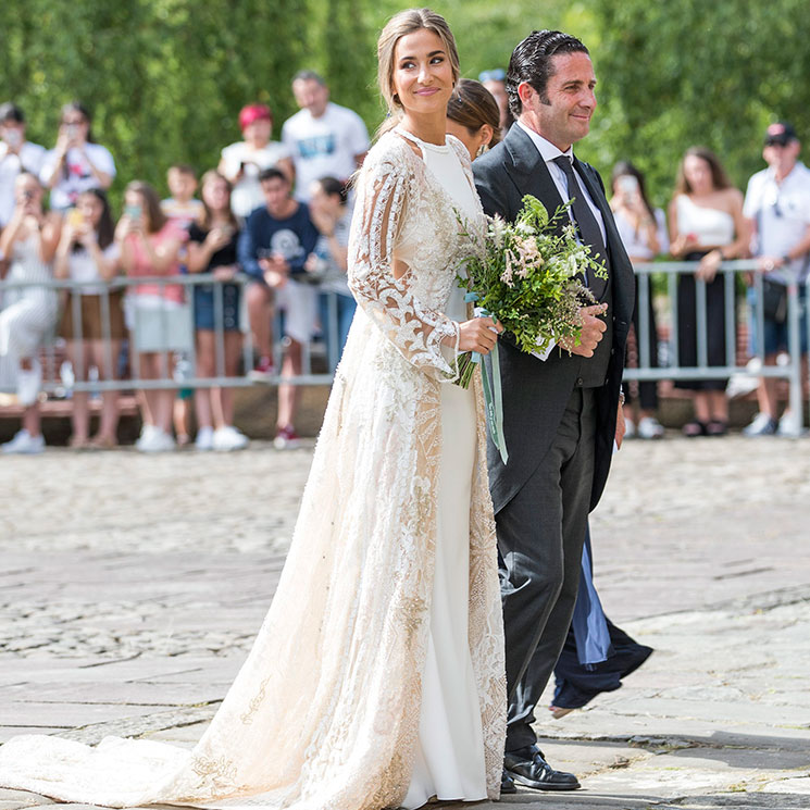 El detalle que ha unido, 4 años después, los looks de novia de María Pombo y Eva González 