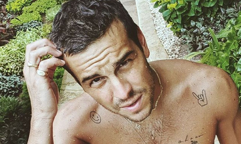 mario-casas-bañador