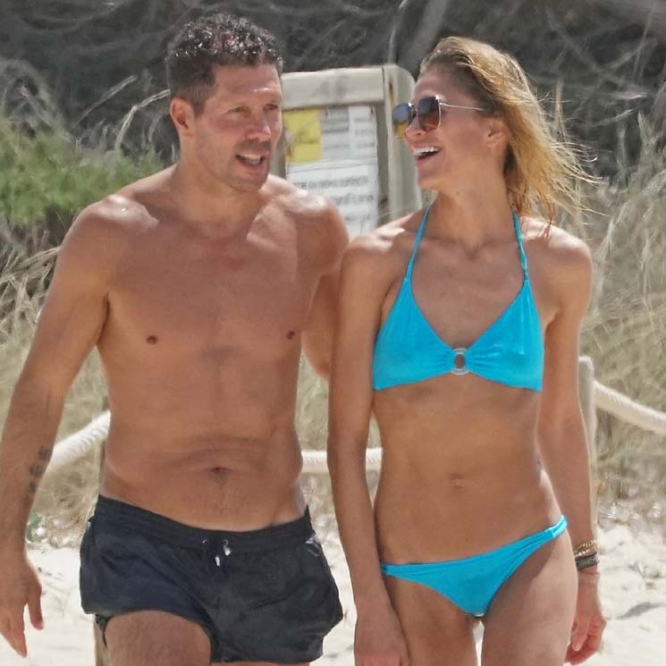 Carla Pereyra y Simeone, luna de miel en familia bajo el sol de Ibiza 