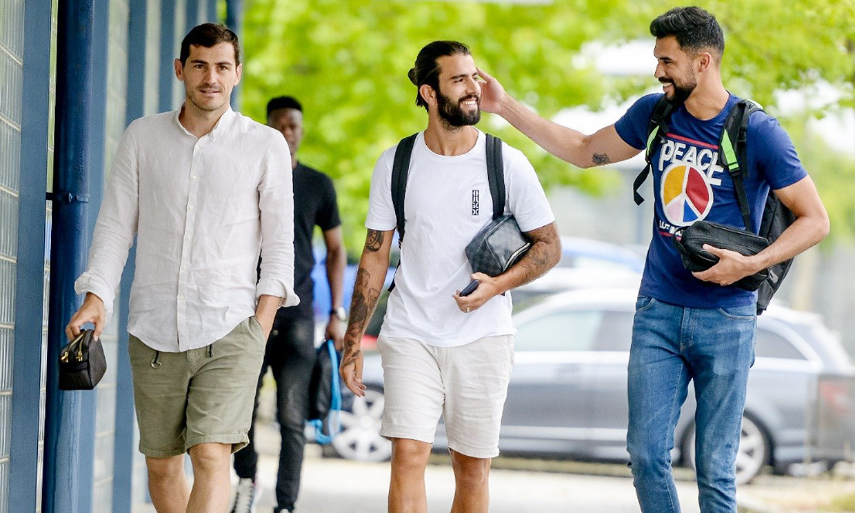 Iker Casillas vuelve al trabajo con el Oporto dos meses después de su infarto